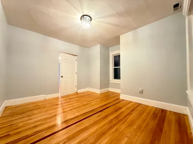 $2,400 | 90 Vernon Street, Unit 3, Worcester, MA 01610