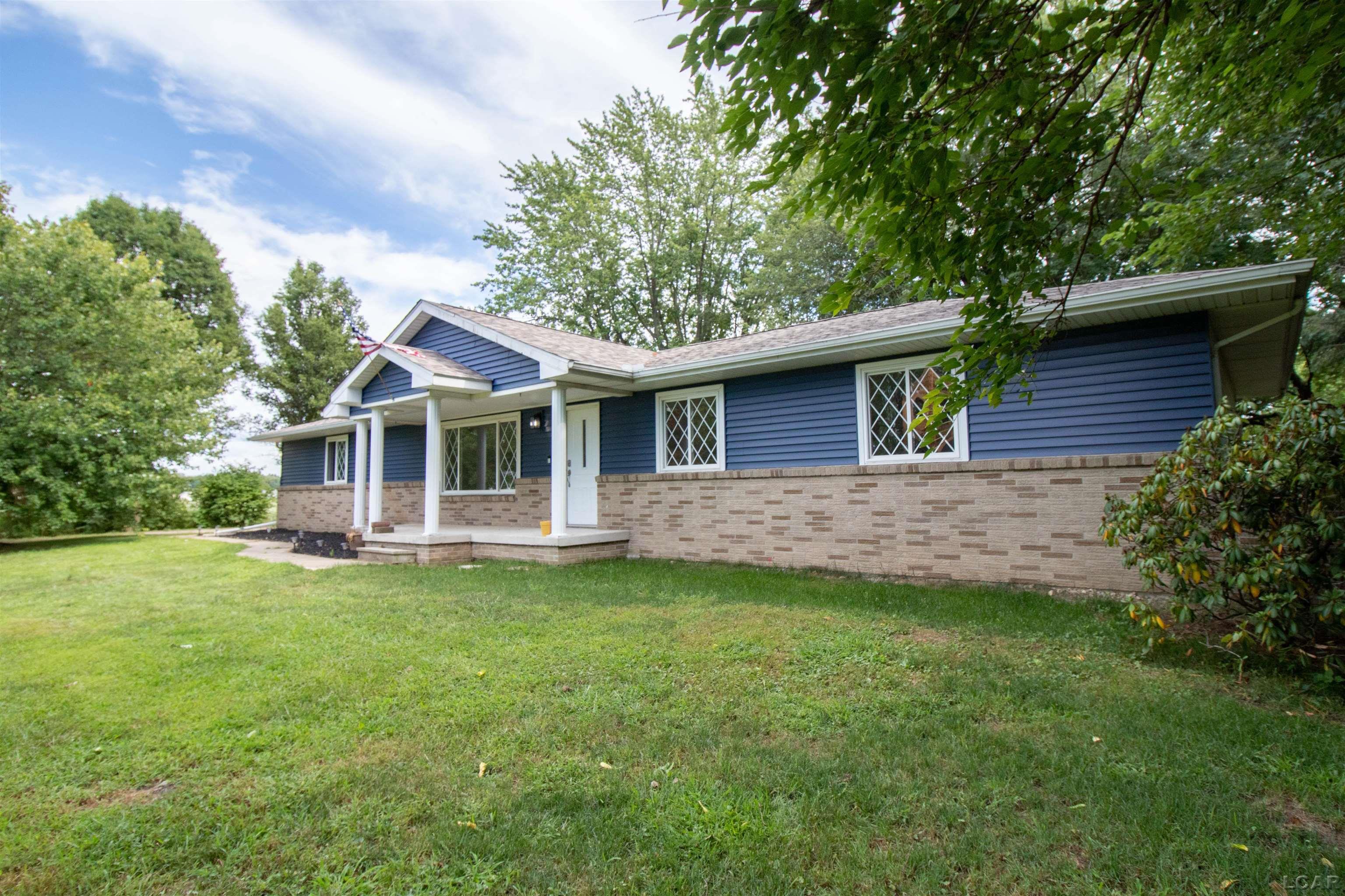 2121 East Carleton Road Adrian, MI 49221 - Photo 5 of 40 50085642-4.JPG