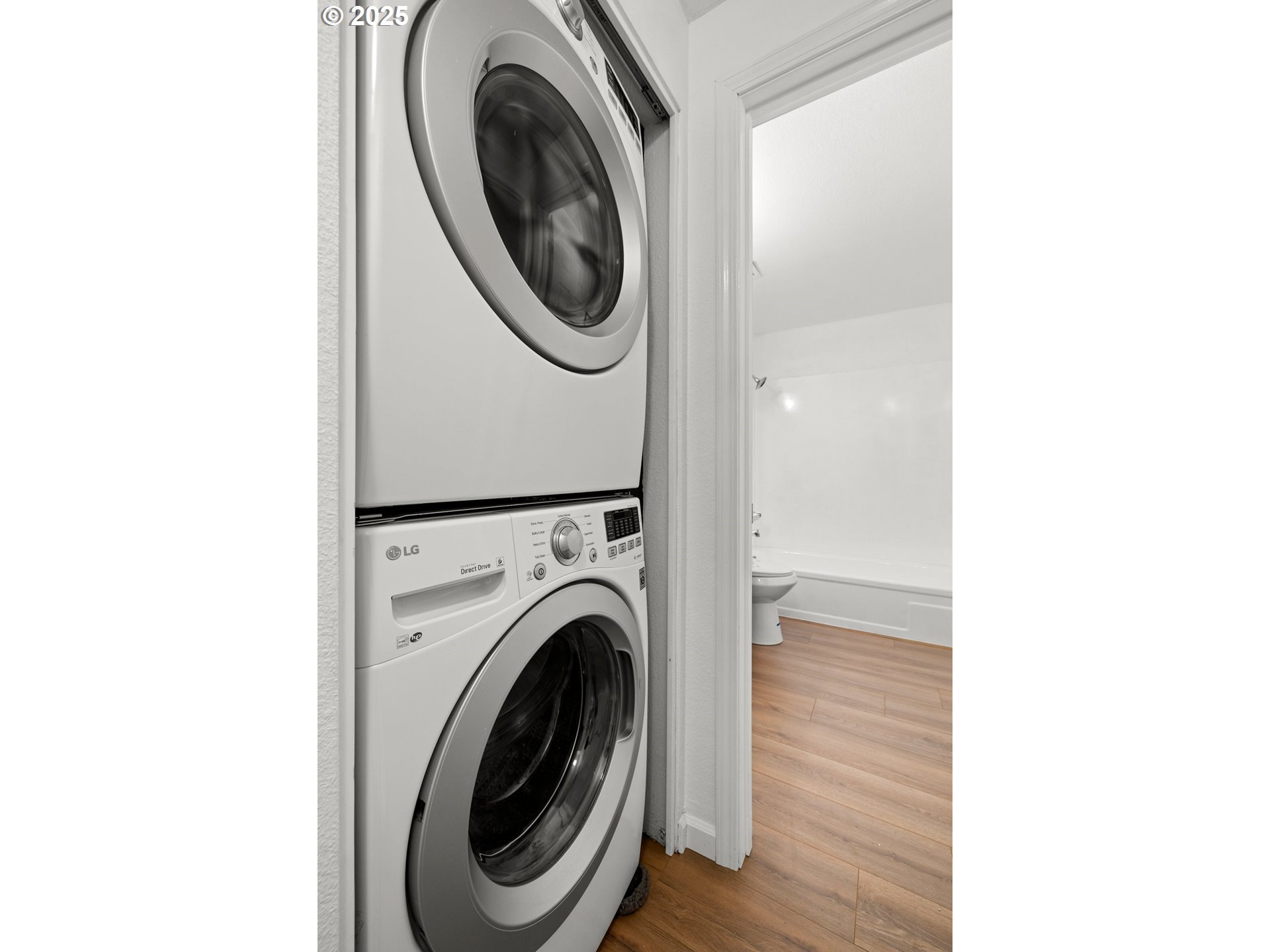 2807 Southwest Spring Garden Street, Unit 2807 Portland, OR 97219 - Photo 20 of 29 Gallery Image 20