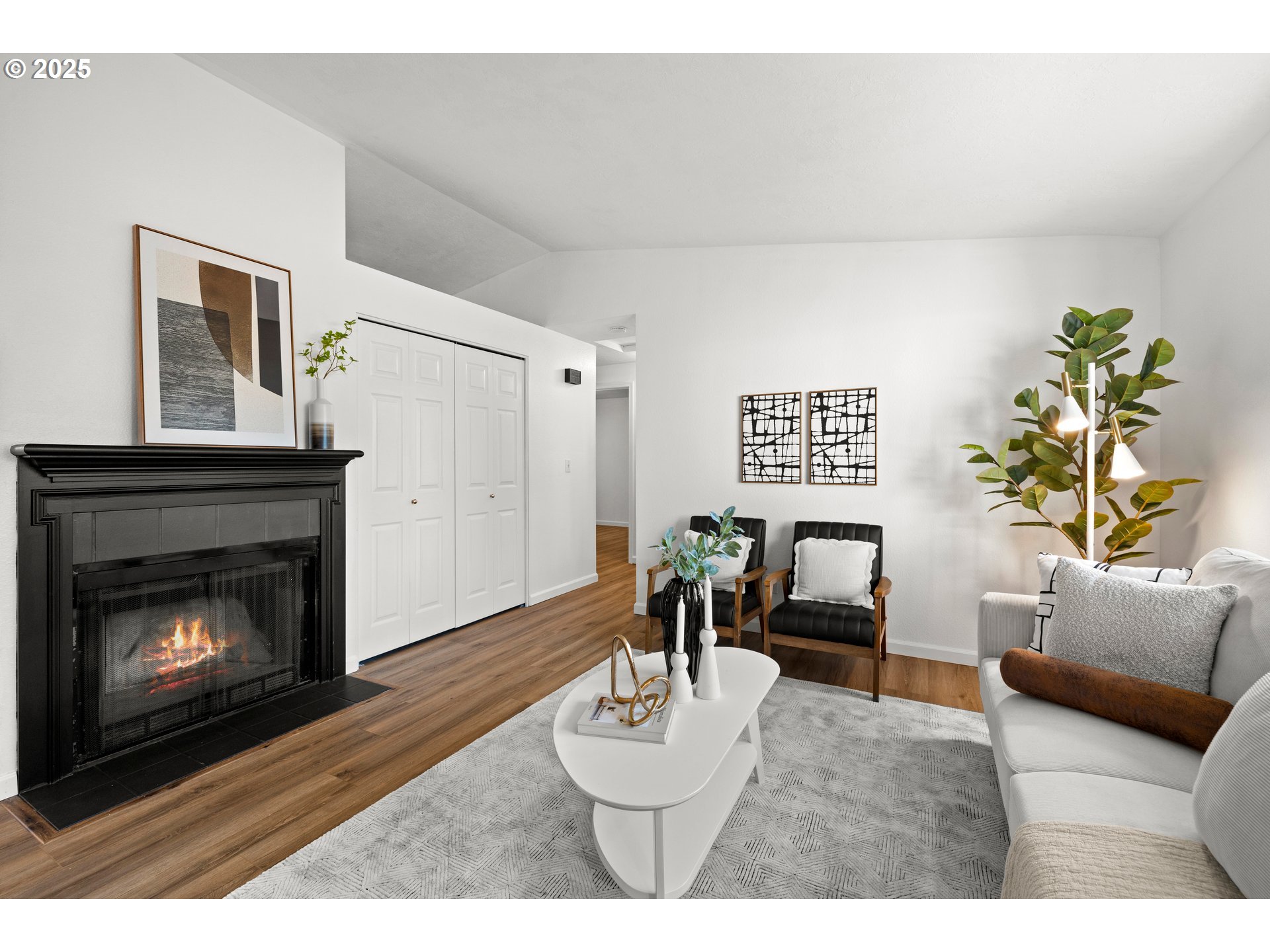 2807 Southwest Spring Garden Street, Unit 2807 Portland, OR 97219 - Photo 3 of 29 Gallery Image 3