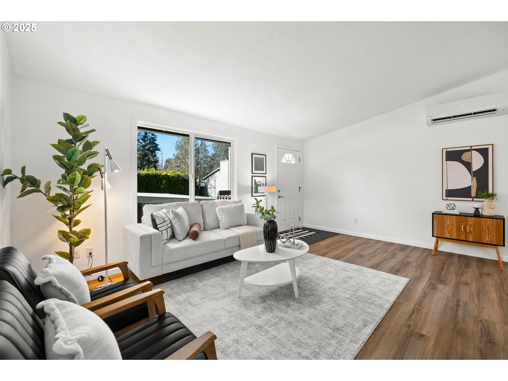 2807 Southwest Spring Garden Street, Unit 2807 Portland, OR 97219 - Photo 5 of 29 Gallery Image 5