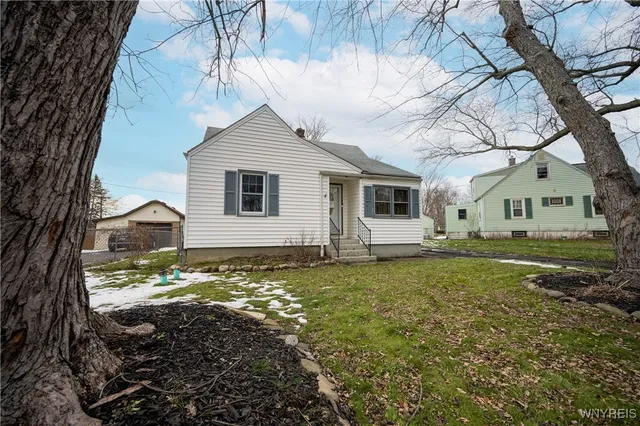 $249,900 | 4664 Tomaka Drive, Hamburg, NY 14075