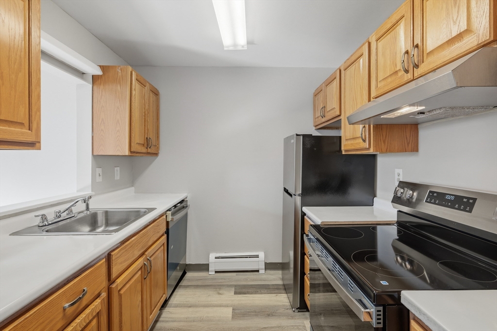 164 High Street, Unit 402 Holyoke, MA 01040 - Photo 4 of 11