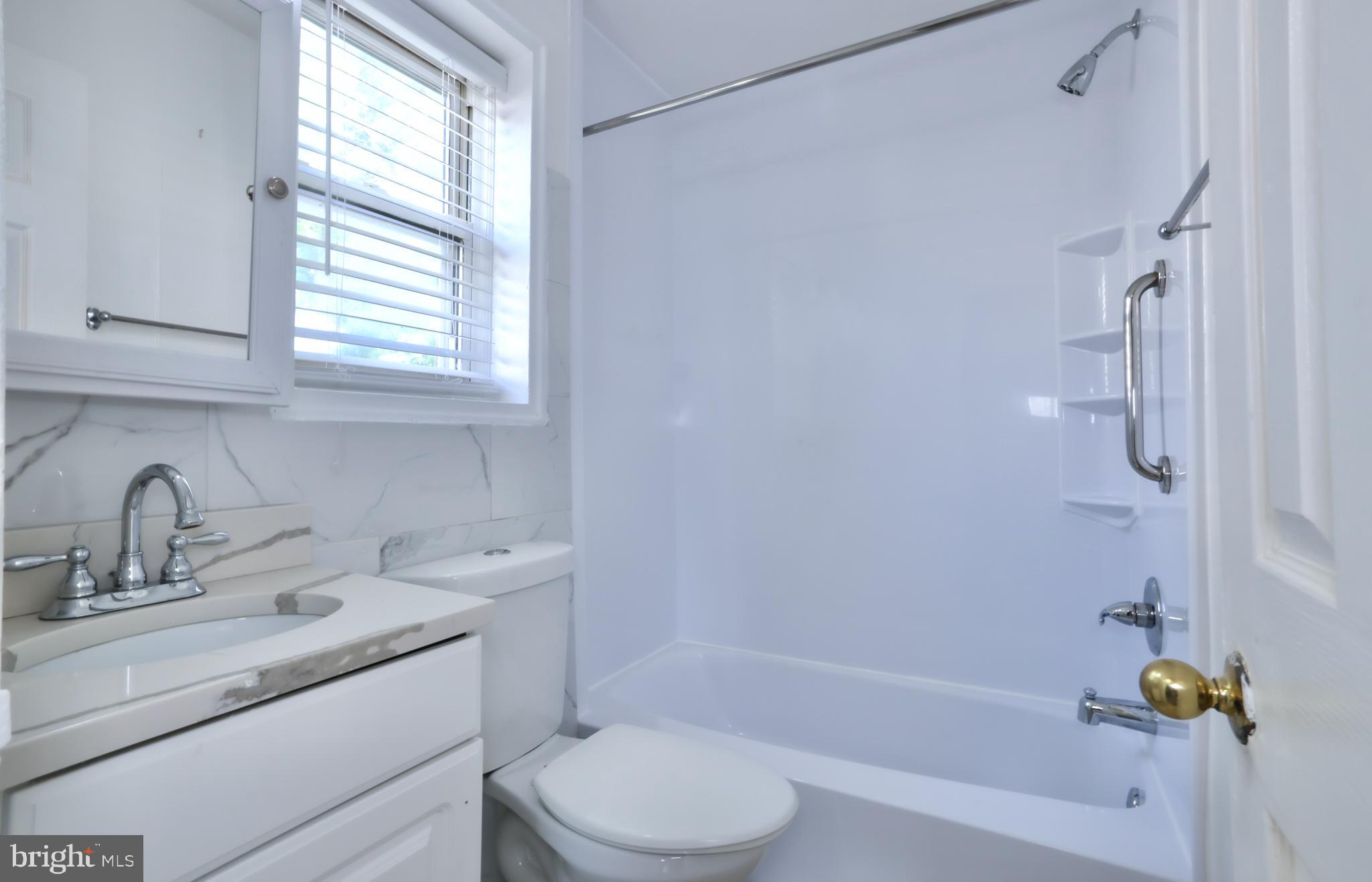 5424 B Street Southeast Washington, DC 20019 - Photo 17 of 28 Full Bath room