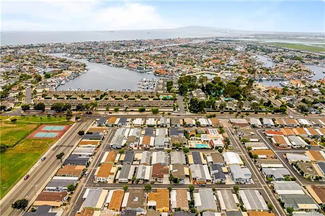 $379,900 | 16222 Monterey Lane, Unit 178, Huntington Beach, CA 92649