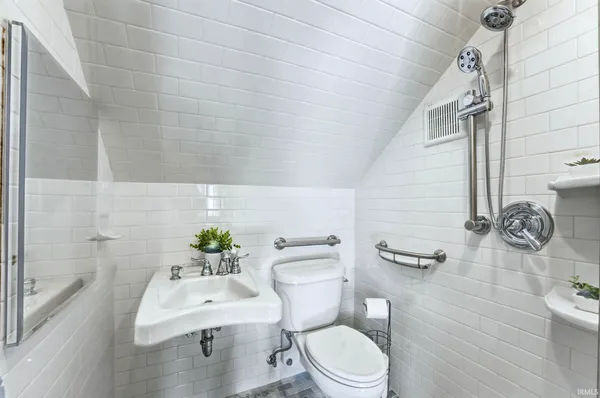 $849,900 | 1337 West Wayne Street, Fort Wayne, IN 46802