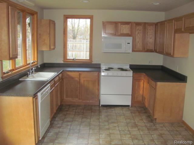 5594 Jefferson Road North Branch, MI 48461 - Photo 4 of 9 5kitchen.JPG