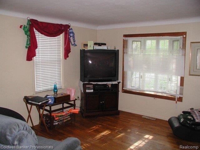 1652 Fish Lake Road Lapeer, MI 48446 - Photo 21 of 25 1652FishLkLR3.JPG