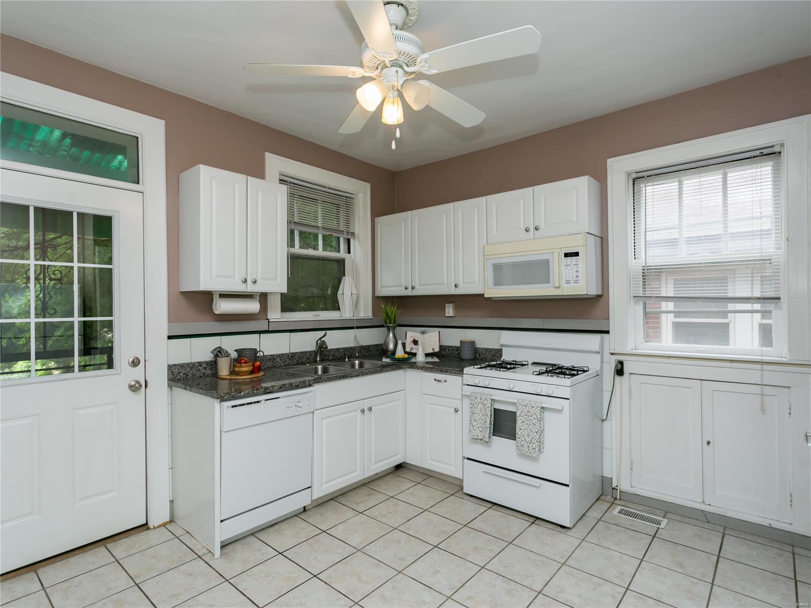 3174 Watson Road St. Louis, MO 63139 - Photo 11 of 29