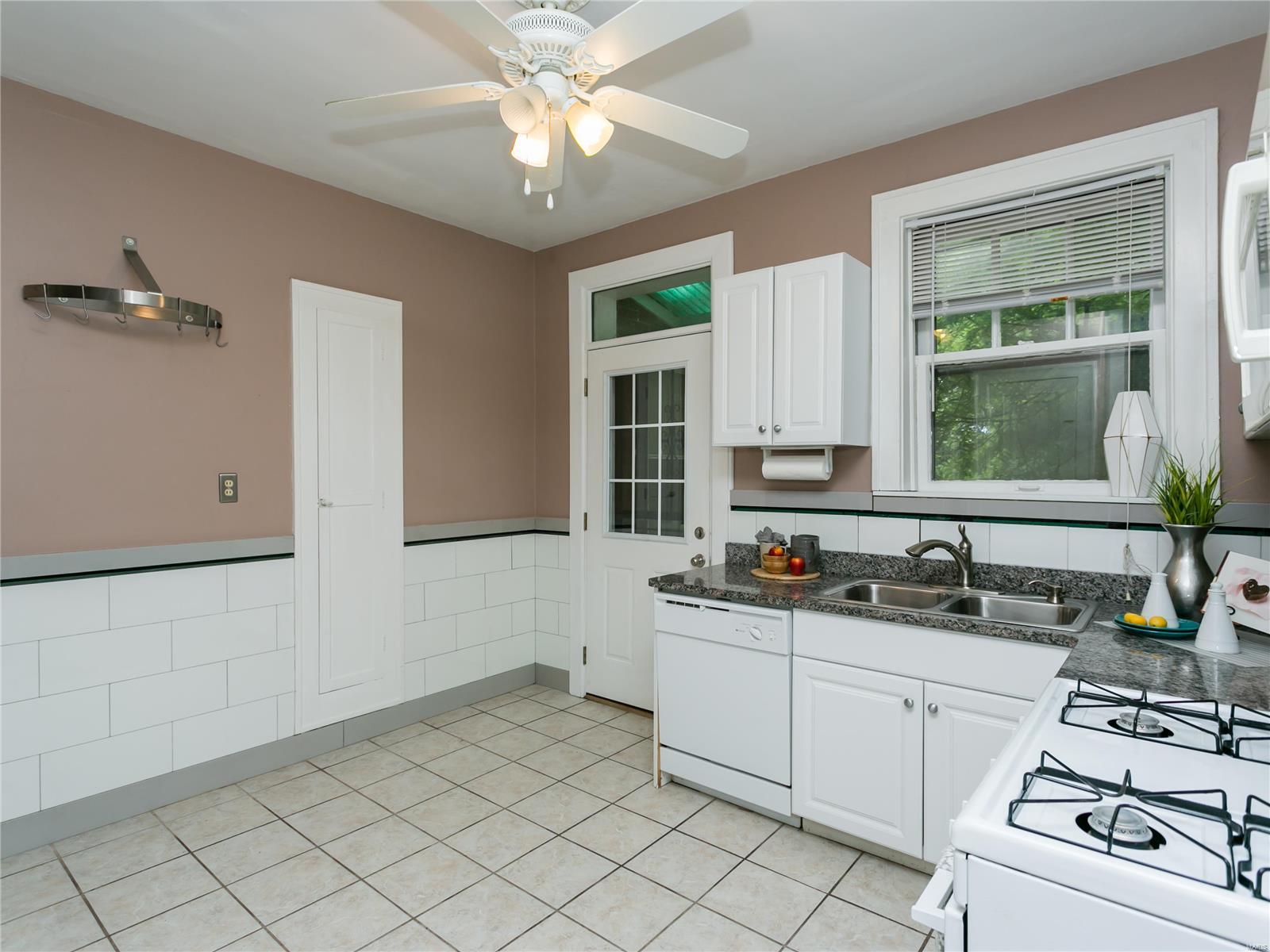 3174 Watson Road St. Louis, MO 63139 - Photo 12 of 29