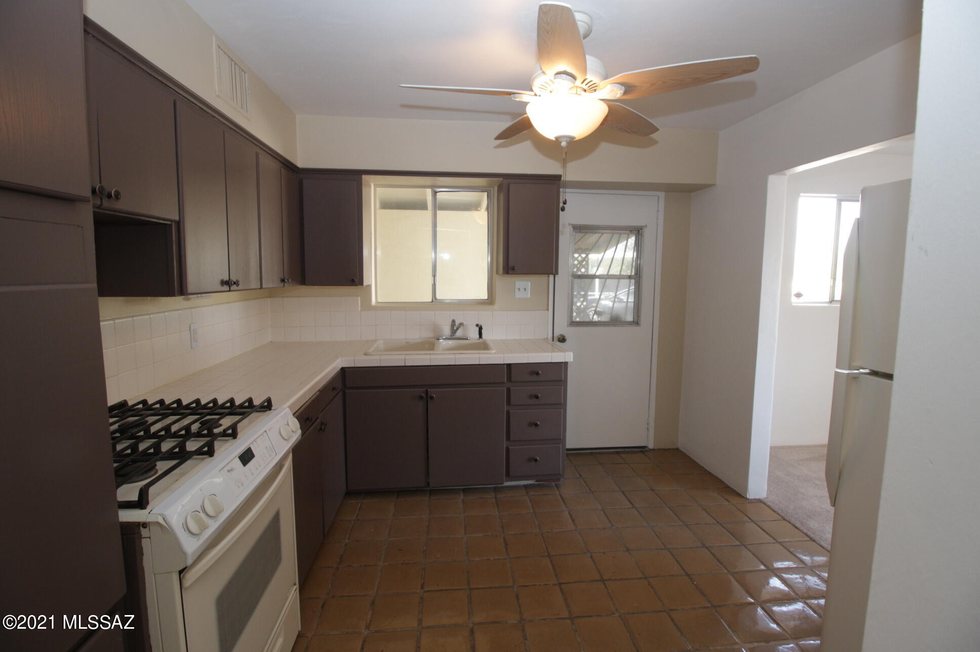 3901 East Lind Road Tucson, AZ 85712 - Photo 7 of 31 Gallery Image 7