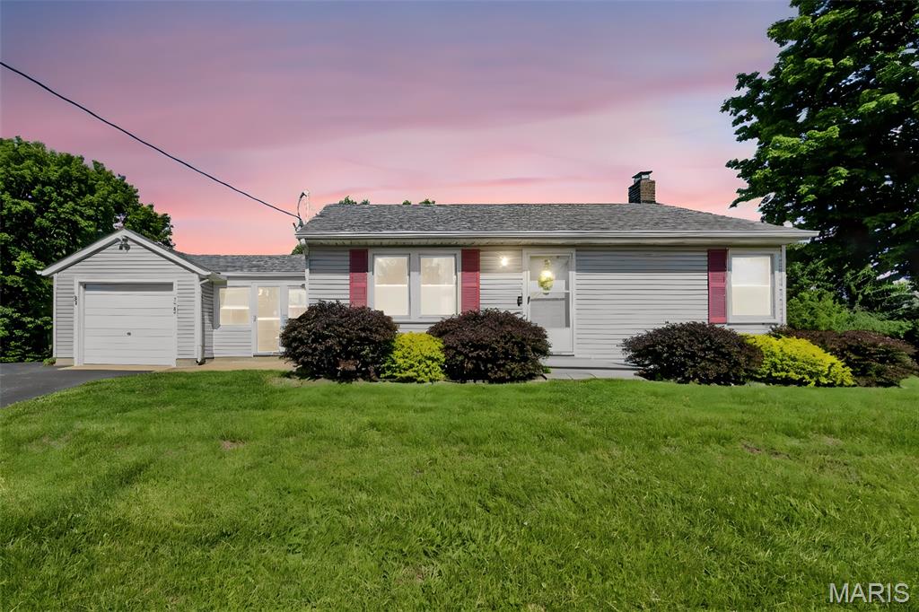 3909 Shackelford Road Florissant, MO 63034 - Photo 3 of 44