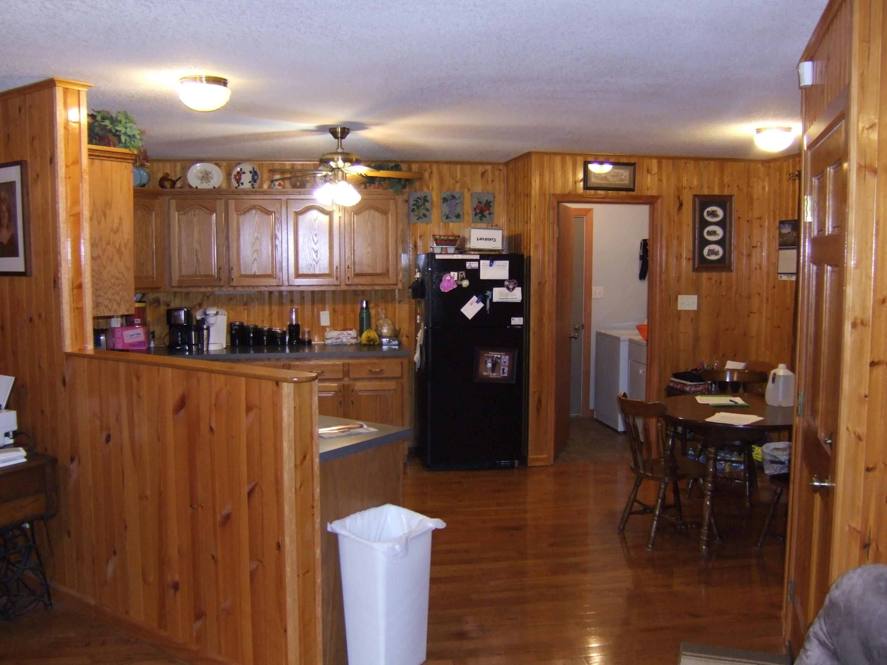 3301 Howell Road Mascot, TN 37806 - Photo 2 of 34 Kitchen / Breakfast