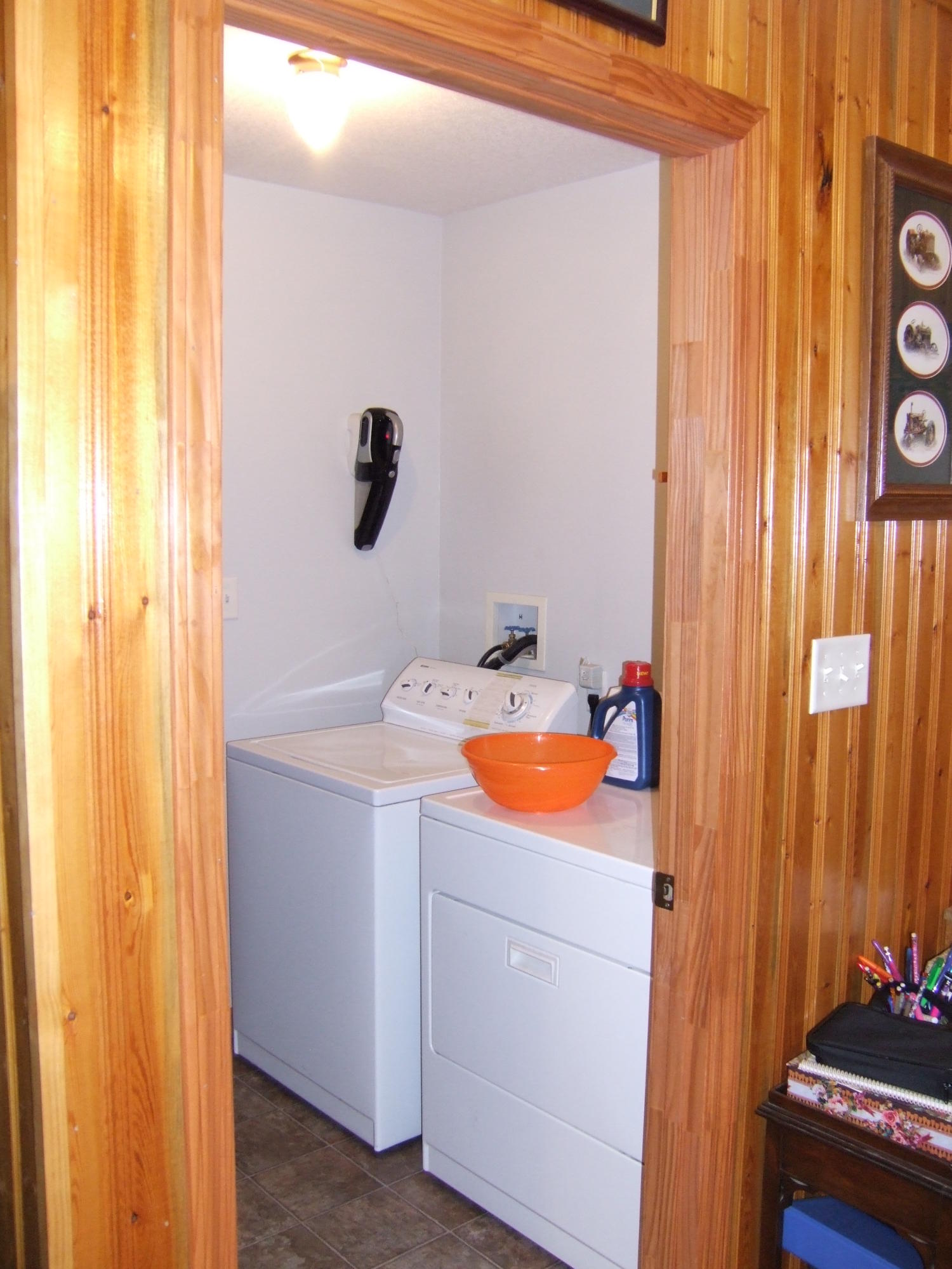 3301 Howell Road Mascot, TN 37806 - Photo 17 of 34 Laundry Room