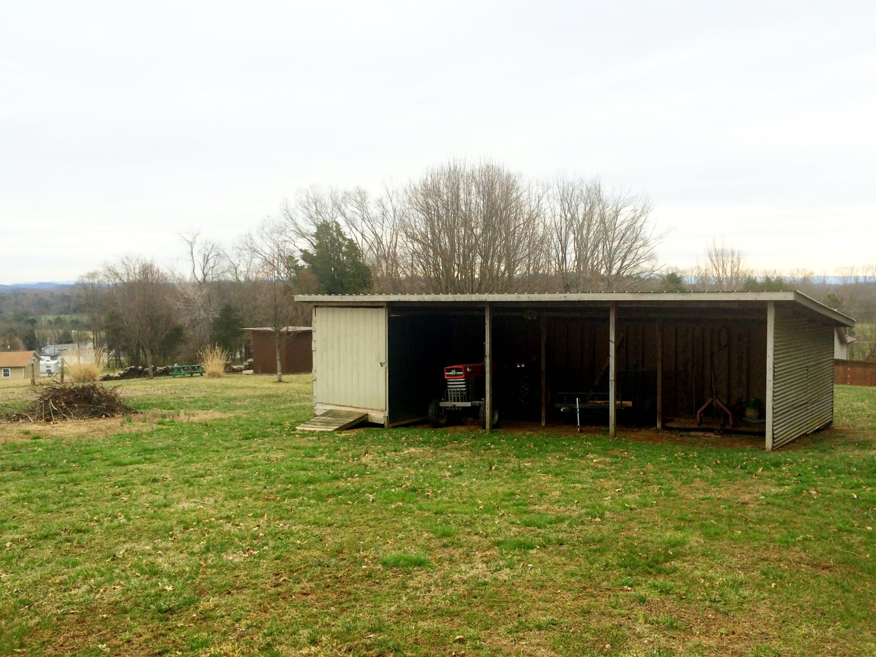 3301 Howell Road Mascot, TN 37806 - Photo 25 of 34 Large Storage