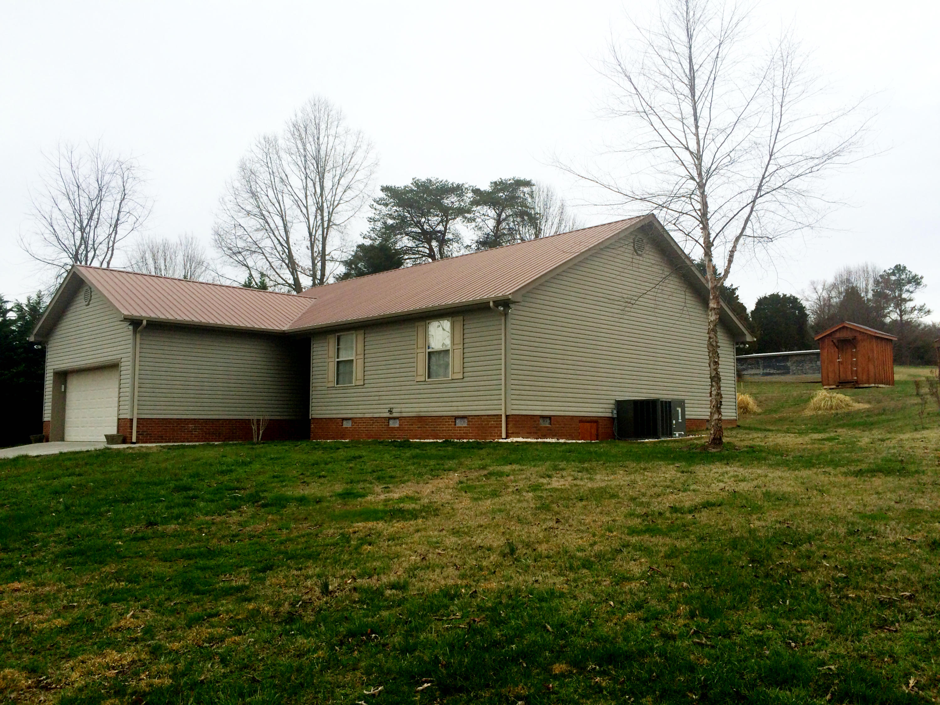 3301 Howell Road Mascot, TN 37806 - Photo 30 of 34 Side View