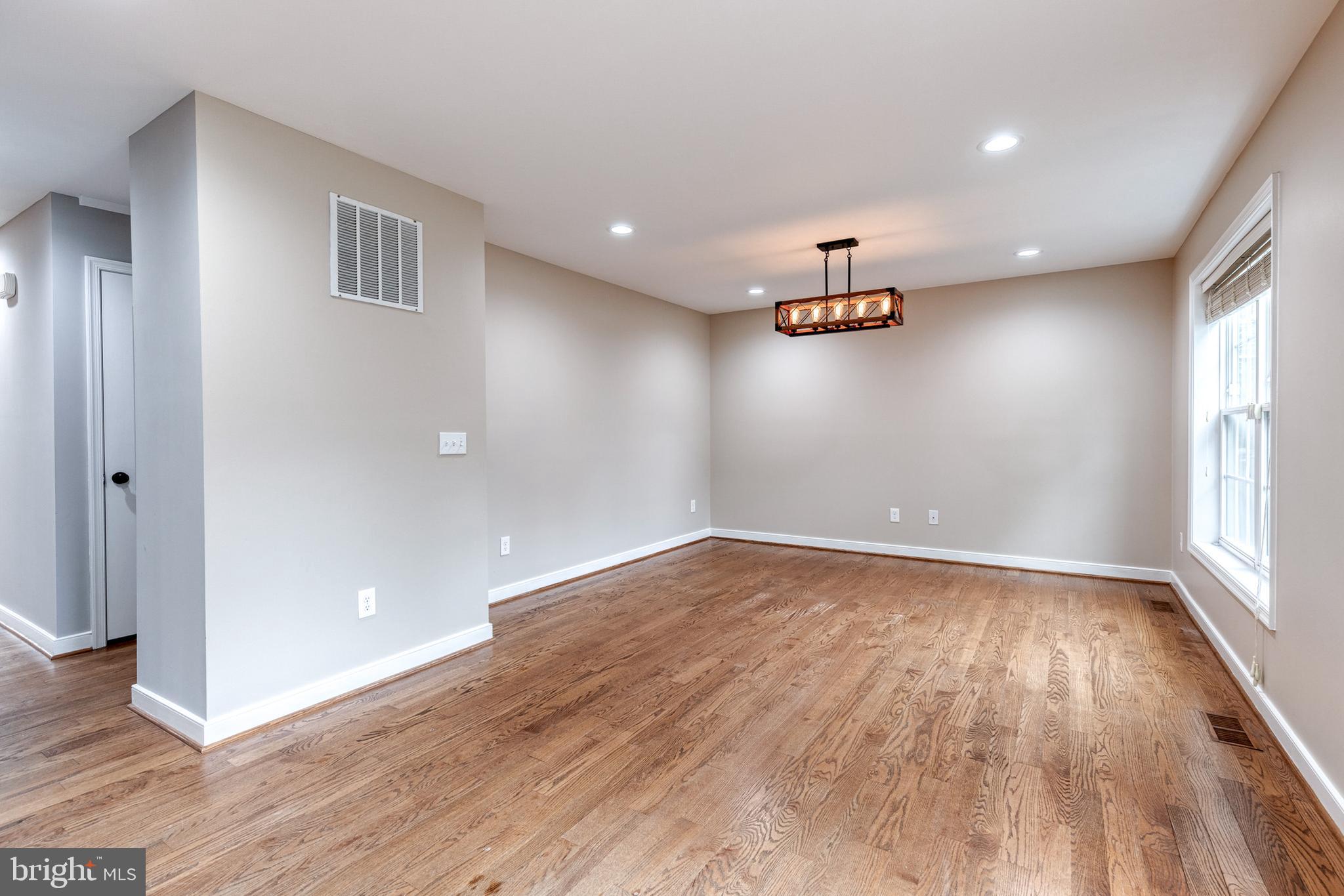429 Cleveland Road Linthicum Heights, MD 21090 - Photo 14 of 38 Family Room/Dining