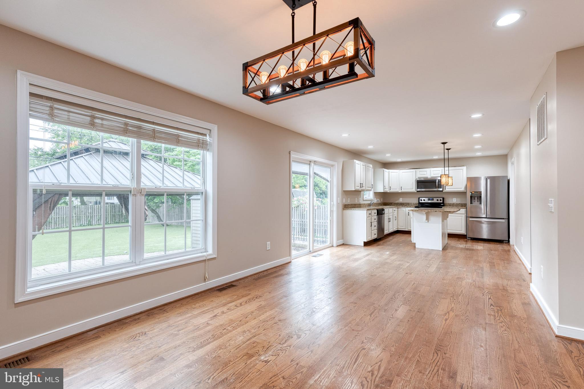 429 Cleveland Road Linthicum Heights, MD 21090 - Photo 16 of 38 Family Room/Dining