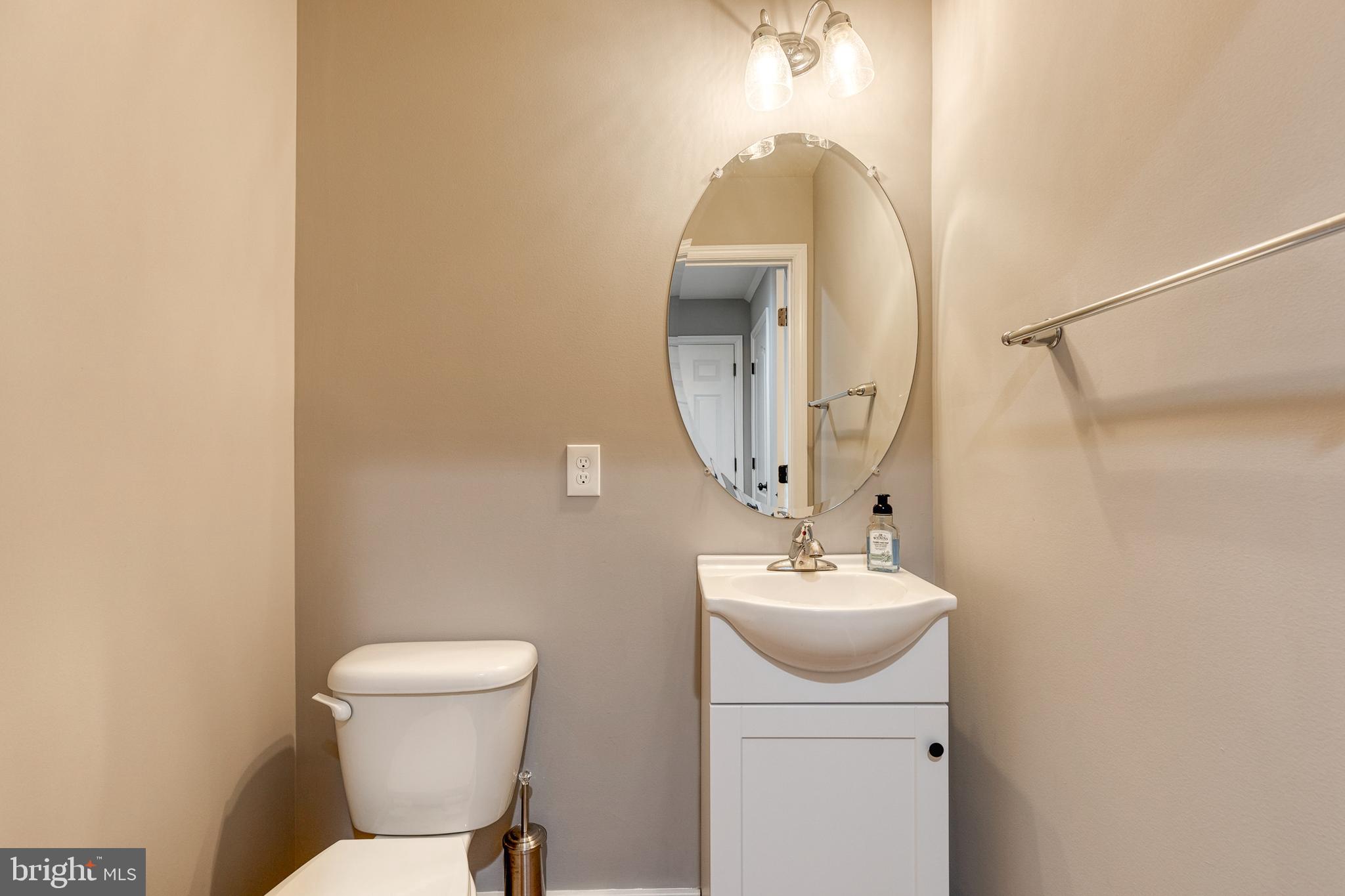 429 Cleveland Road Linthicum Heights, MD 21090 - Photo 17 of 38 Powder Room
