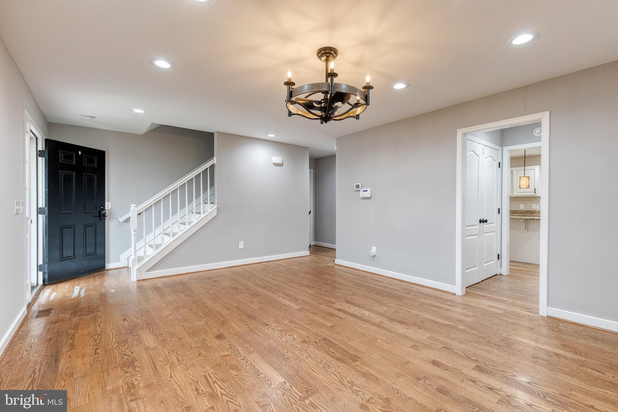 429 Cleveland Road Linthicum Heights, MD 21090 - Photo 4 of 38 Living Room
