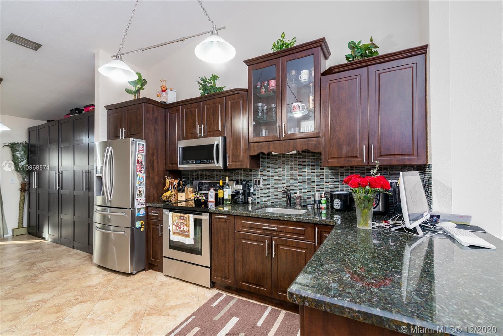 7412 West 29th Way Hialeah, FL 33018 - Photo 4 of 22