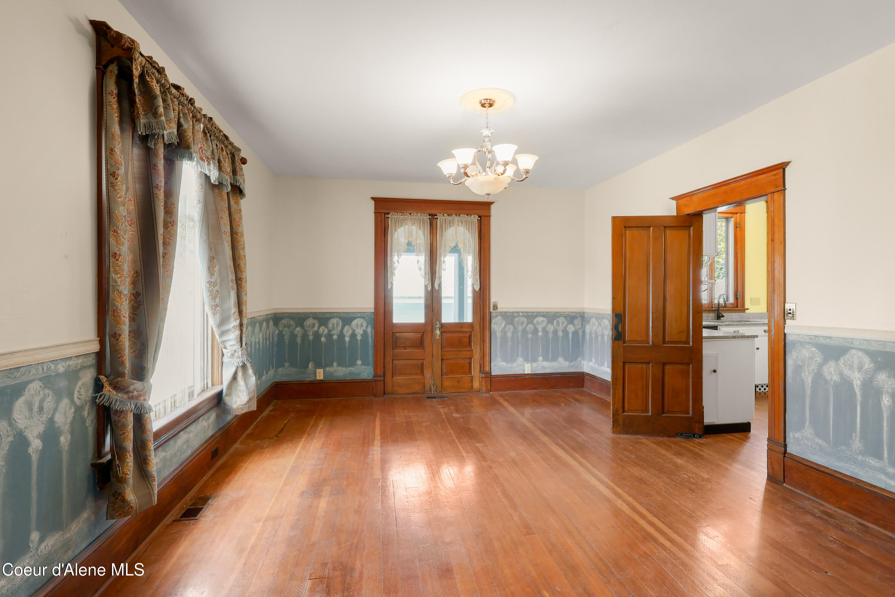 211 2nd Street Wallace, ID 83873 - Photo 9 of 26 Dining Room