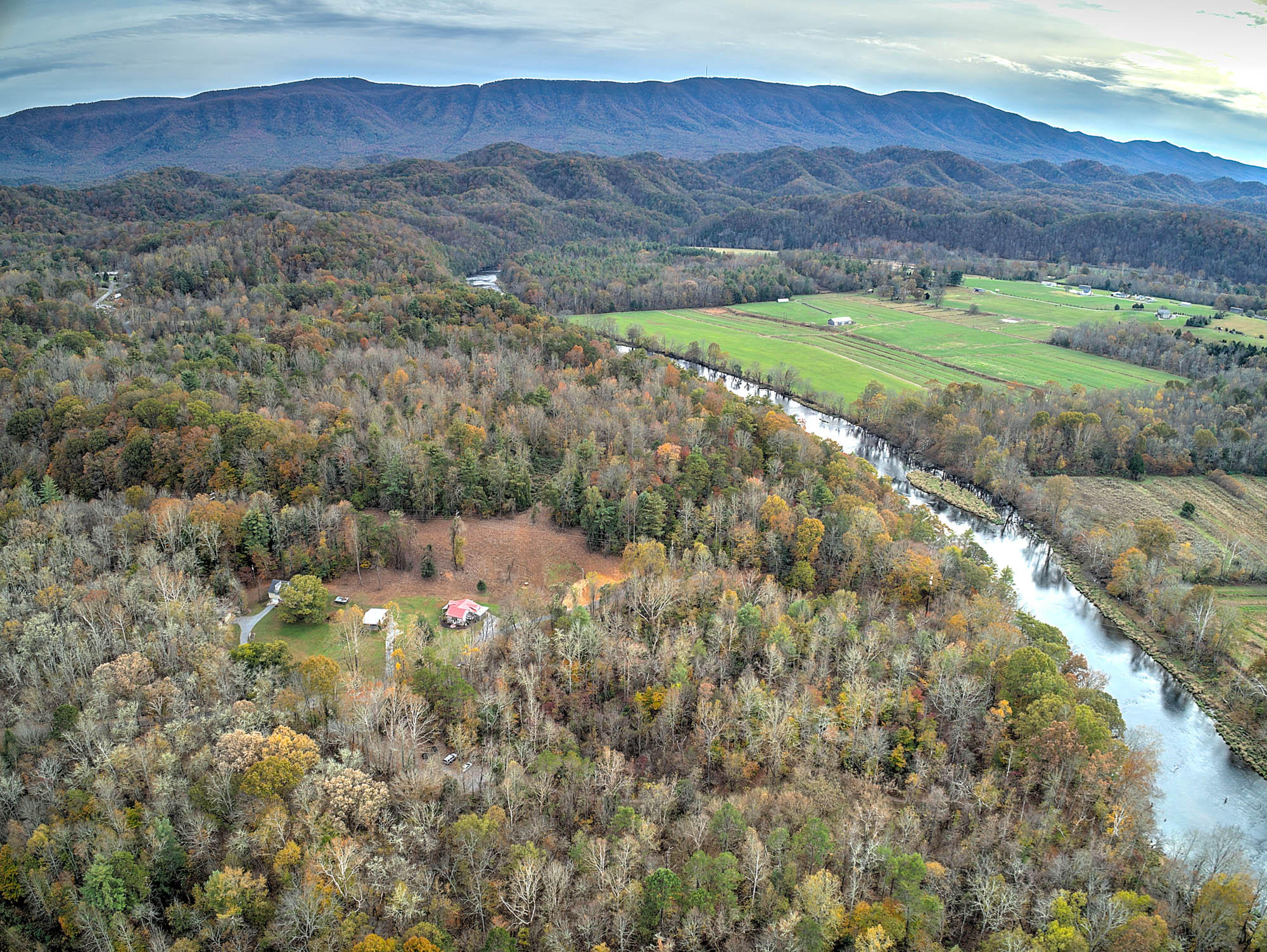 FRONT AERIAL RIVER 2