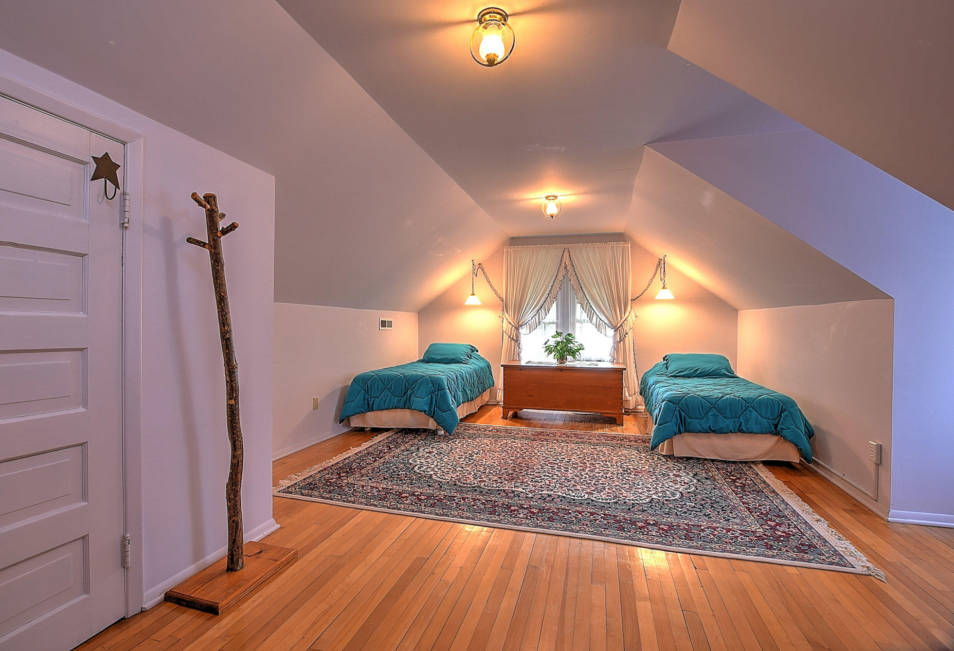 383 Tva Road South Bristol, TN 37620 - Photo 14 of 37 UPSTAIRS BEDROOM 2 MAIN HOME