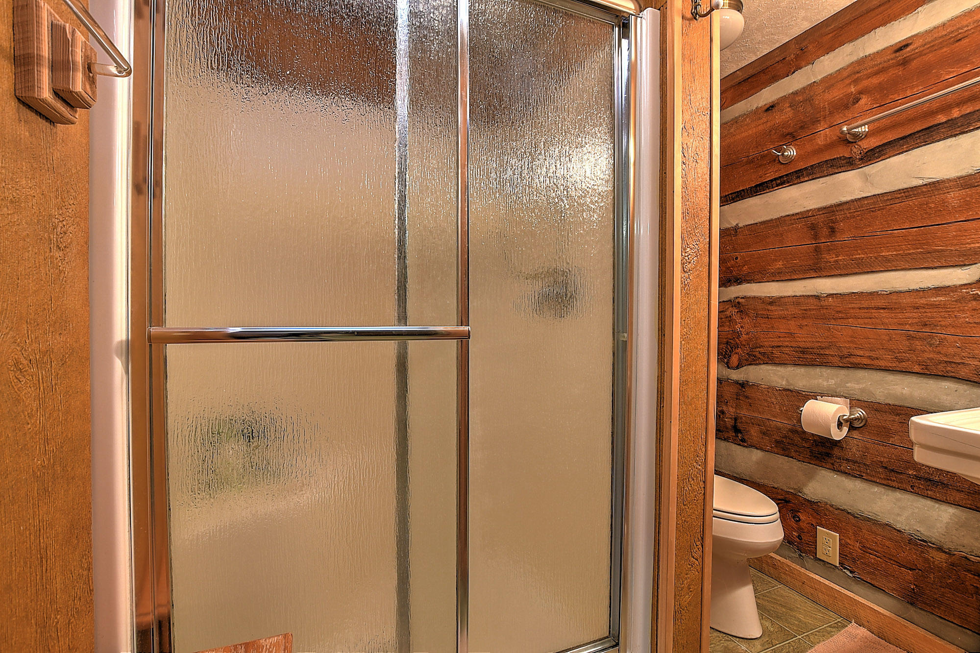 383 Tva Road South Bristol, TN 37620 - Photo 22 of 37 BATHROOM SMALL CABIN
