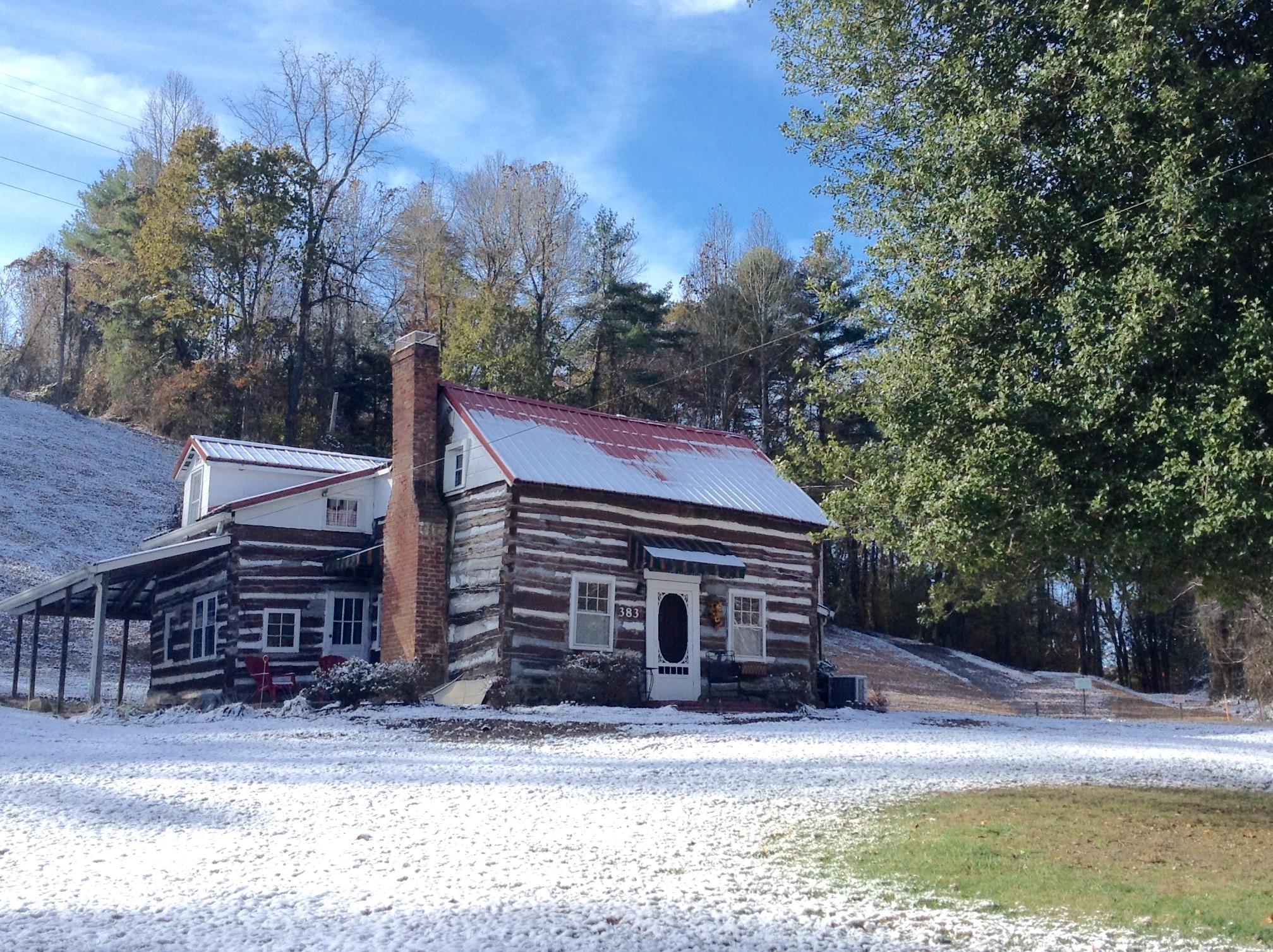383 Tva Road South Bristol, TN 37620 - Photo 24 of 37 SNOW LARGE CABIN