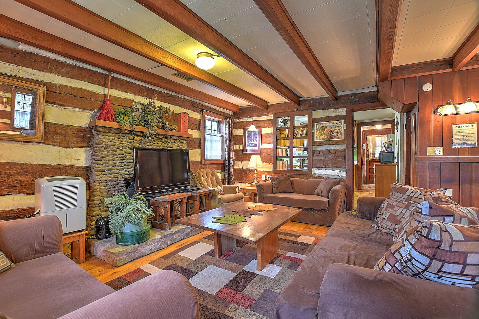 383 Tva Road South Bristol, TN 37620 - Photo 29 of 37 LIVING ROOM 2 LARGE CABIN