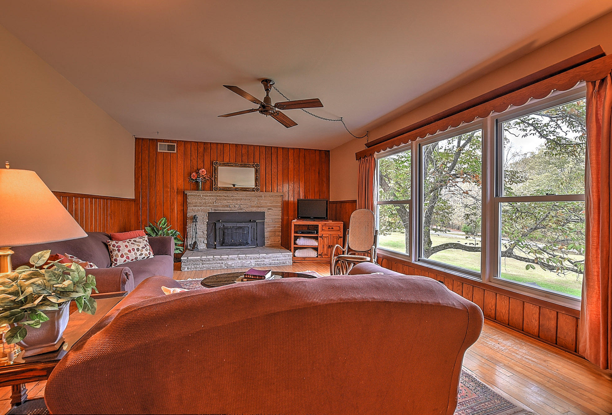 383 Tva Road South Bristol, TN 37620 - Photo 7 of 37 LIVING ROOM 4 MAIN HOME