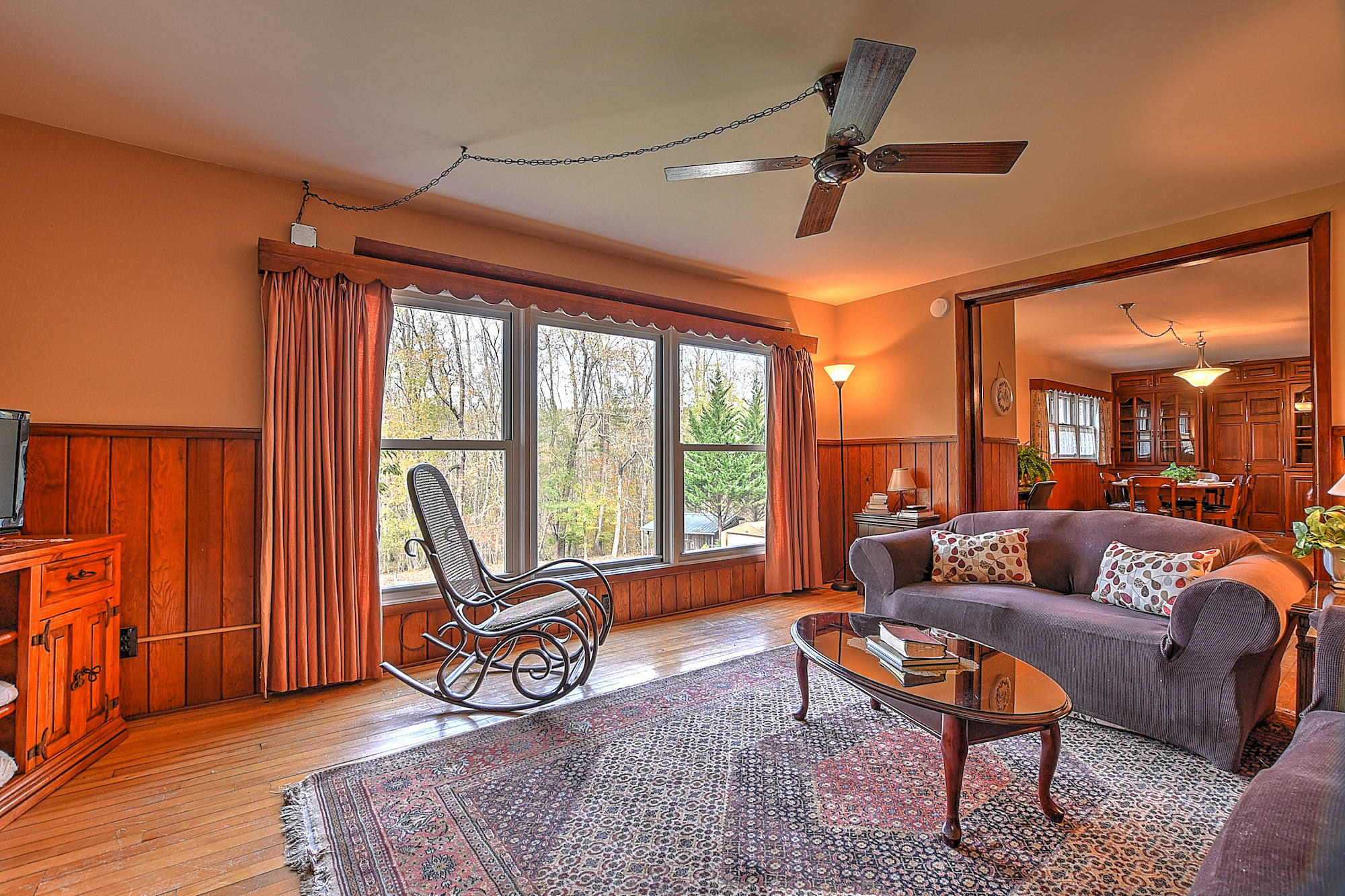 383 Tva Road South Bristol, TN 37620 - Photo 8 of 37 LIVING ROOM 3 MAIN HOME
