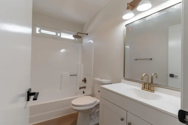 a view of a white wall with white and white walls