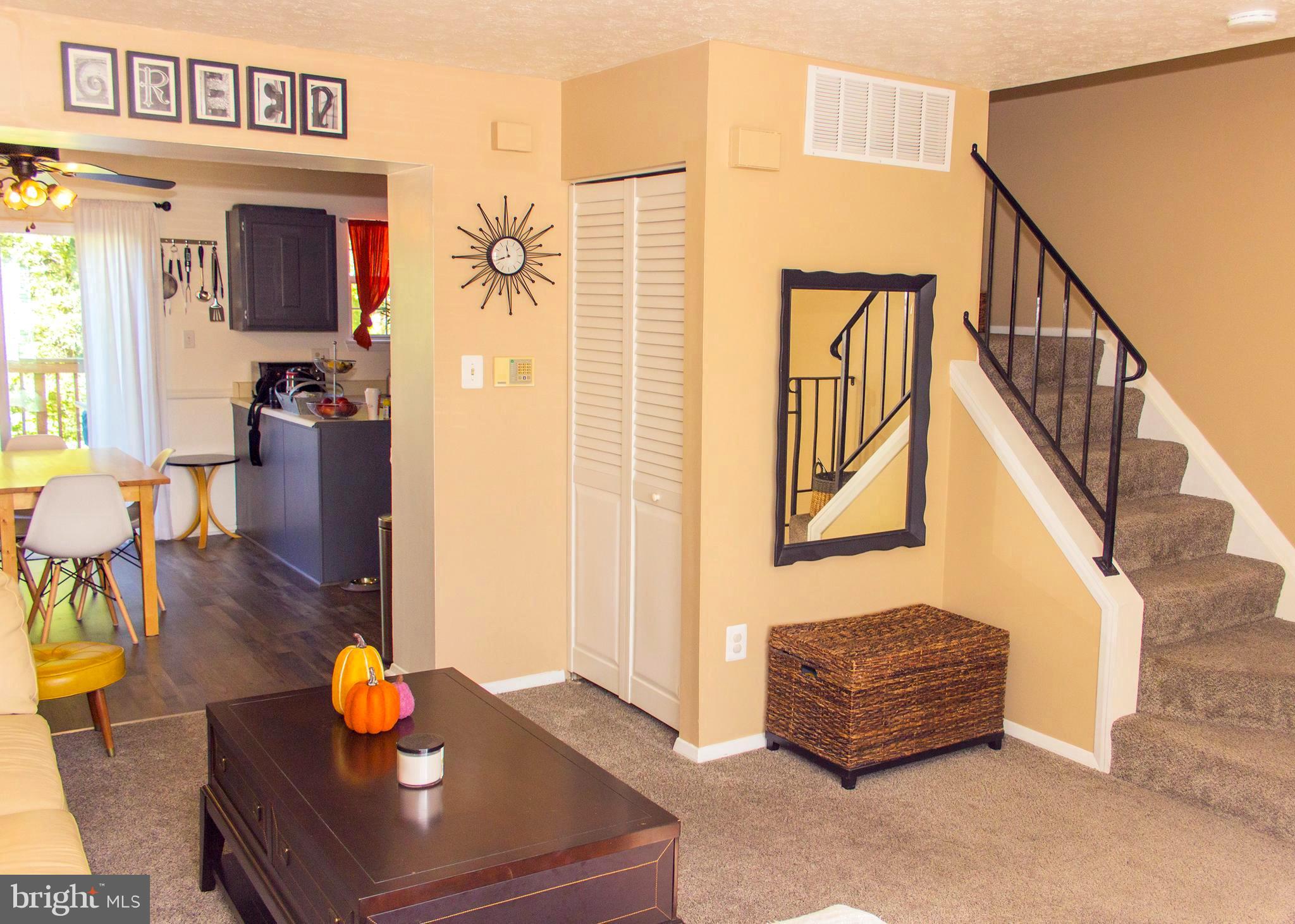 4014 Issacs Road Baltimore, MD 21220 - Photo 3 of 20 Living Room