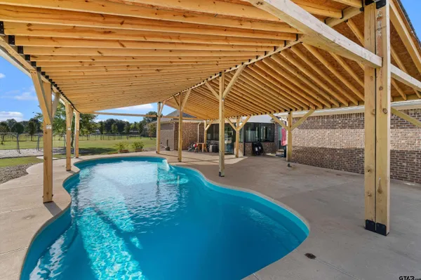 $575,000 | 1284 Cr 306 D Henderson Tx 75654, Henderson, TX 75654