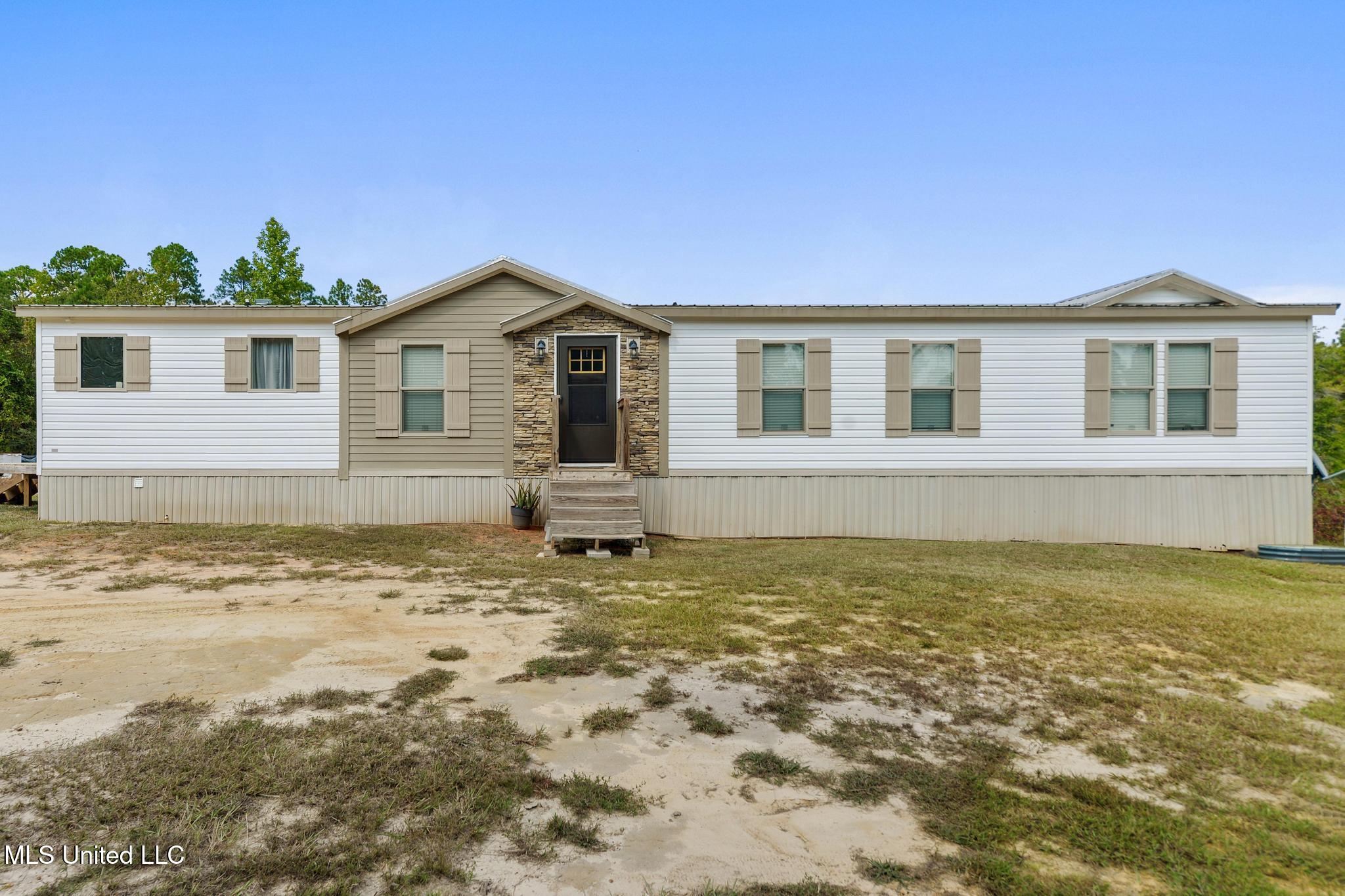 1109 Country Hill Road Lucedale, MS 39452 - Photo 1 of 29 001