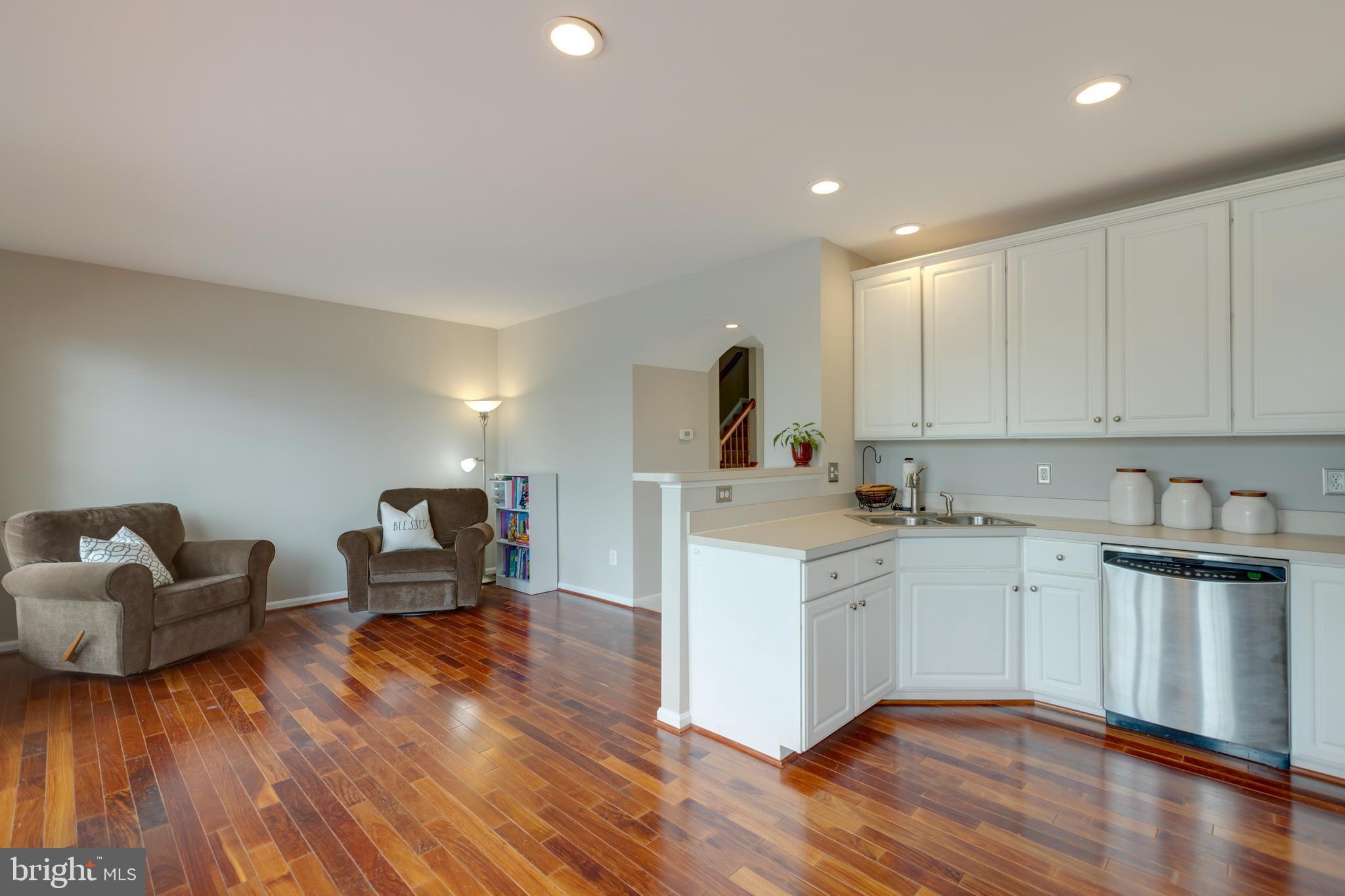 24612 Nettle Mill Square Aldie, VA 20105 - Photo 19 of 38 Wonderful space for entertaining