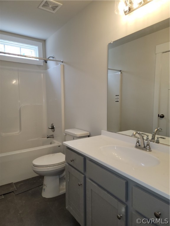 12013 Corte Castle Road Chesterfield, VA 23838 - Photo 31 of 43 Hall bath has LVT flooring