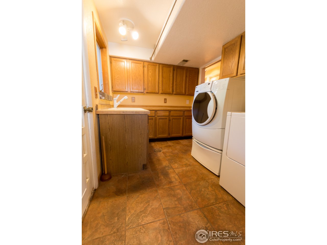 1334 Scrub Oak Circle Boulder, CO 80305 - Photo 12 of 19 Laundry Room