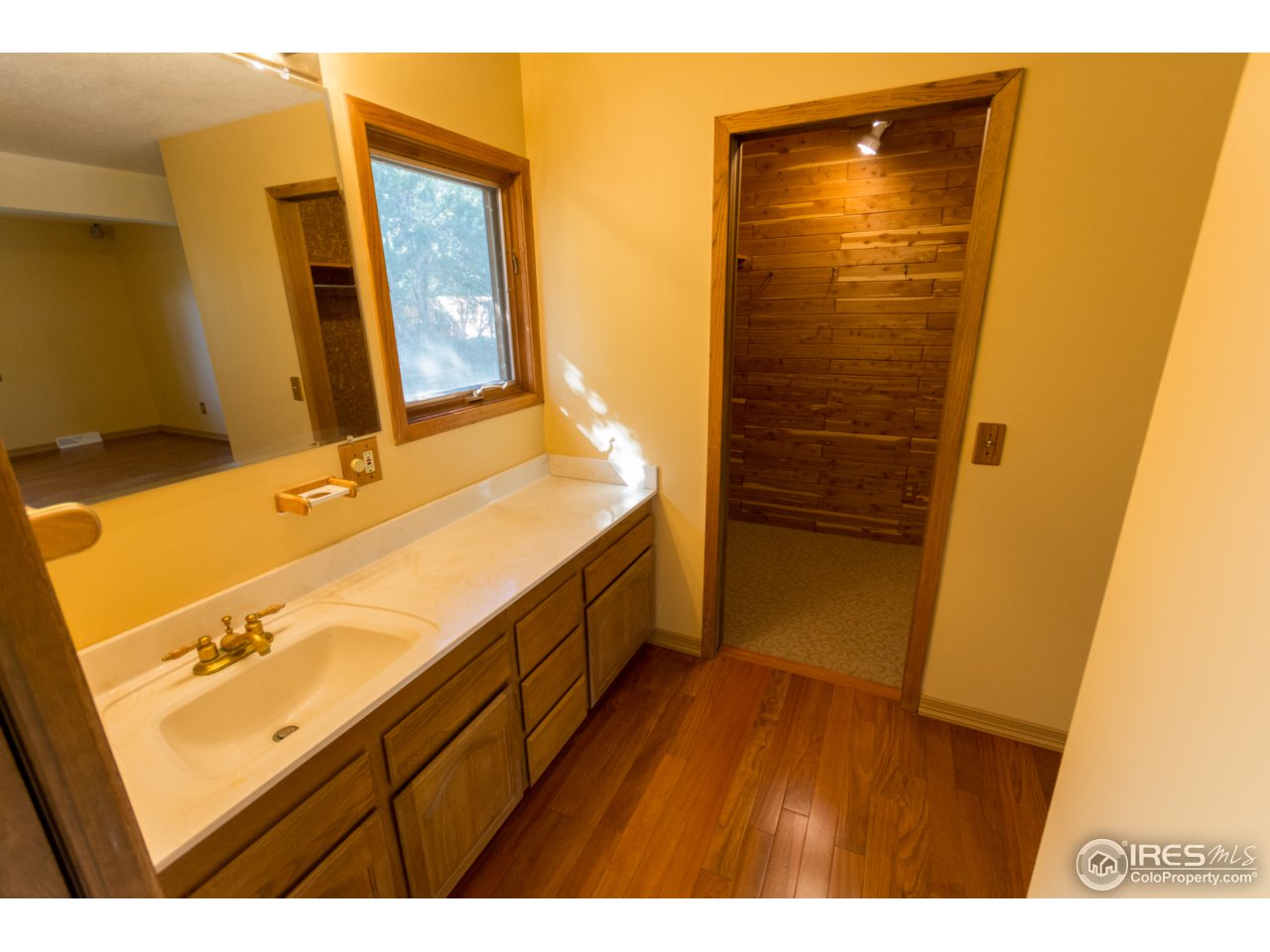 1334 Scrub Oak Circle Boulder, CO 80305 - Photo 10 of 19 Master Bath & Walk-in Closet