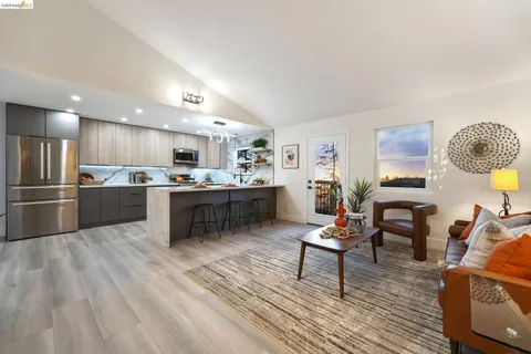 $999,000 | 6756 Snake Road, Oakland, CA 94611