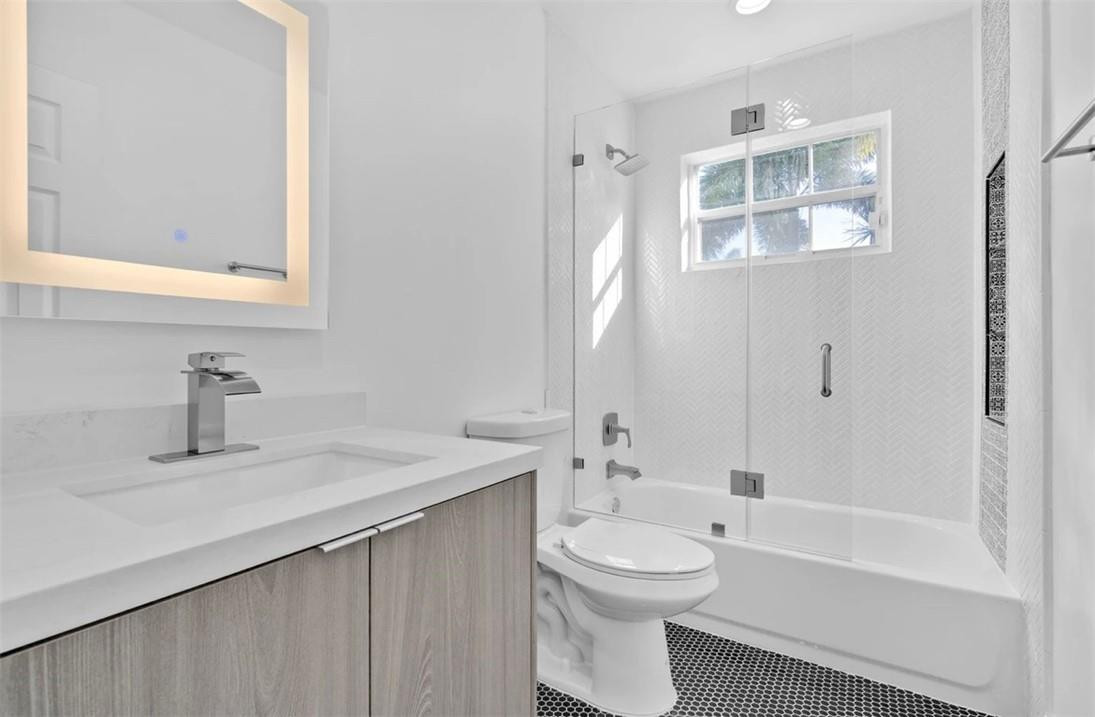 5110 Northeast 27th Avenue Lighthouse Point, FL 33064 - Photo 15 of 27 Photo 15