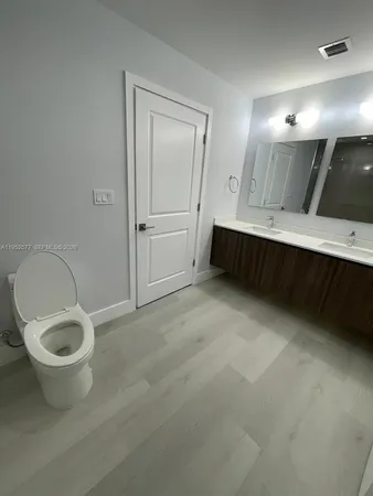 $2,600 | 1938 Jackson Street, Unit 301, Hollywood, FL 33020