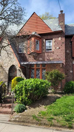 $1,049,000 | 147-13 Willets Point Boulevard | Whitestone