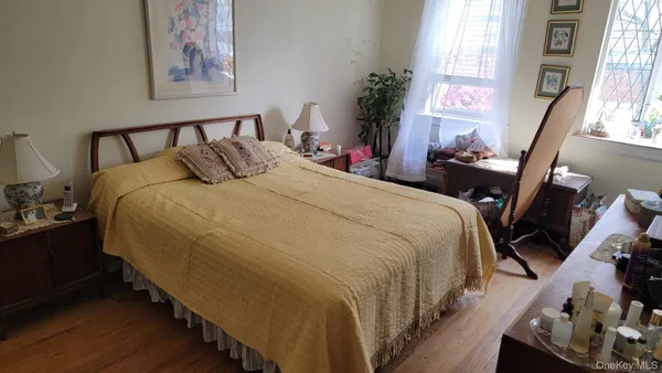 $1,049,000 | 147-13 Willets Point Boulevard | Whitestone