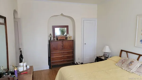 $1,049,000 | 147-13 Willets Point Boulevard | Whitestone