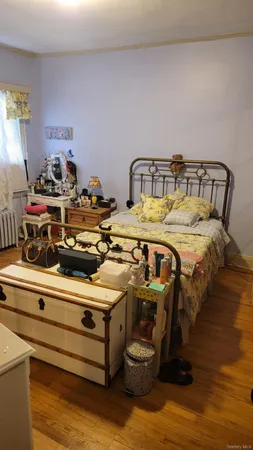 $1,049,000 | 147-13 Willets Point Boulevard | Whitestone