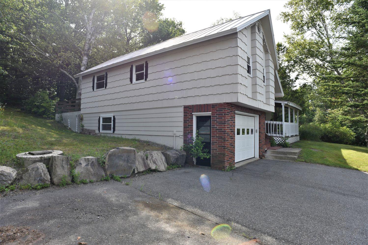 366 Middle Road Skowhegan, ME 04976 - Photo 4 of 38 4 Attached garage