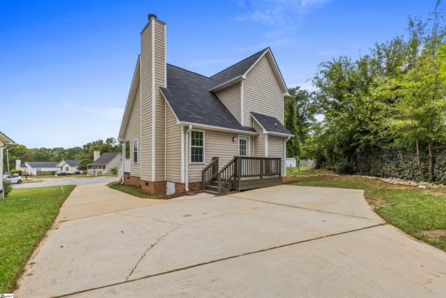 $379,000 | 15 Haley Court, Greenville, SC 29607